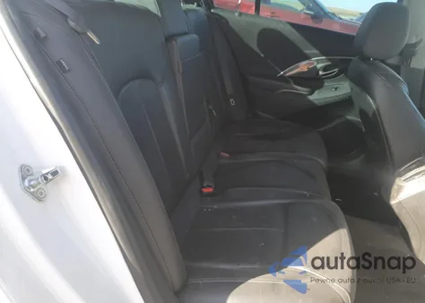 2015 Buick Lacrosse z USA, uszkodzony, nr VIN 1G4GB5G3XFF326198